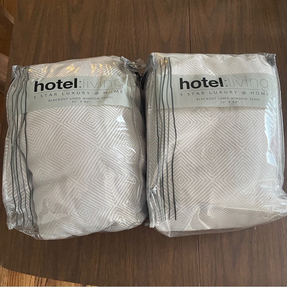 Set of 2 Gray blackout lined curtains 50 X 84